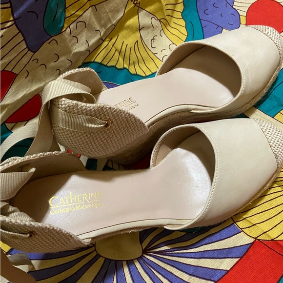 Catherine Malandrino Wedge Heels with Laces - Picture 4 of 5